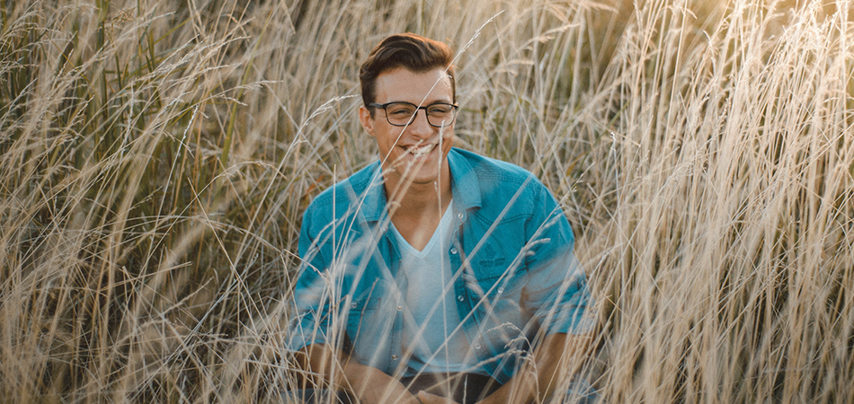 Healthy man in a field | Echinacea