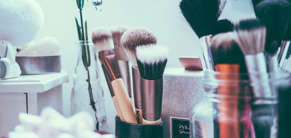 Makeup brushes | HRI Clear Complexion