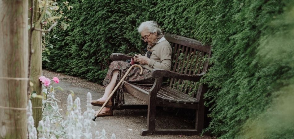 Helping older people overcome depression | HRI Herbal Medicine