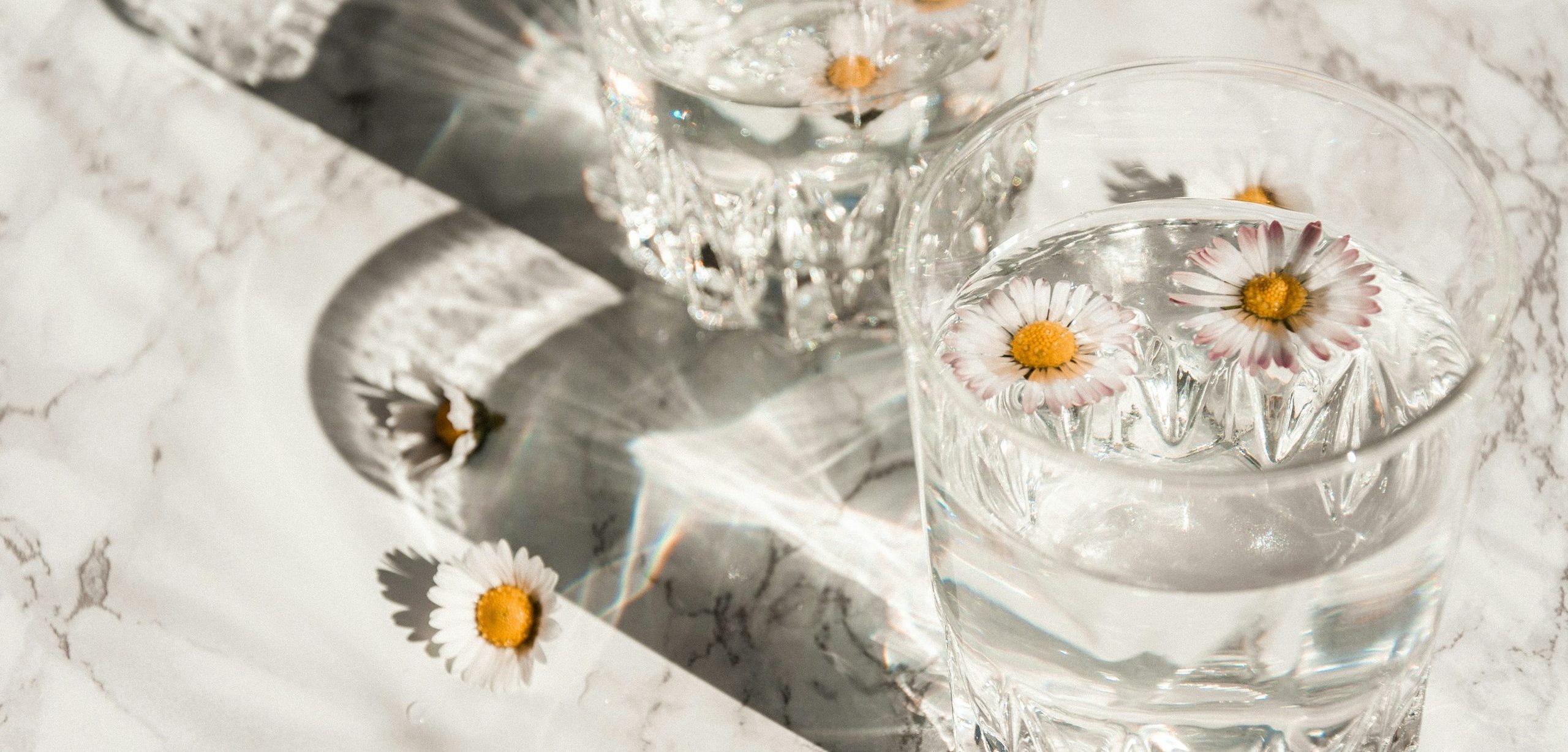 Photo of 2 glasses of water to accompany the article What are water retention tablets and how do they work?